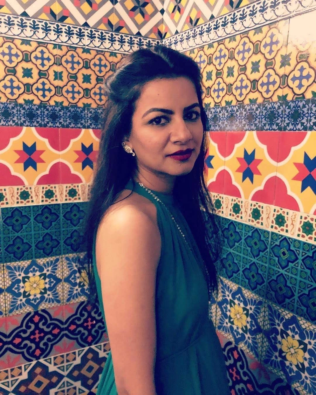holi-saloni-e3