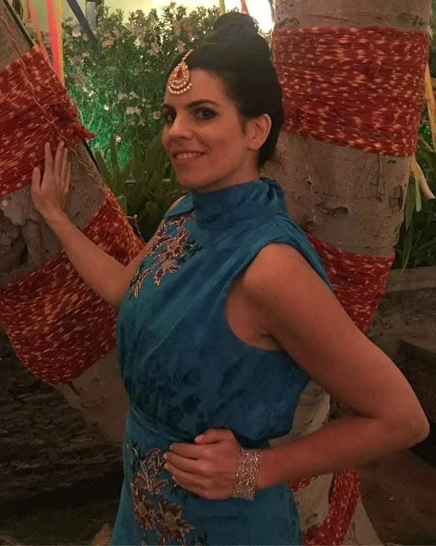 holi-saloni-e4